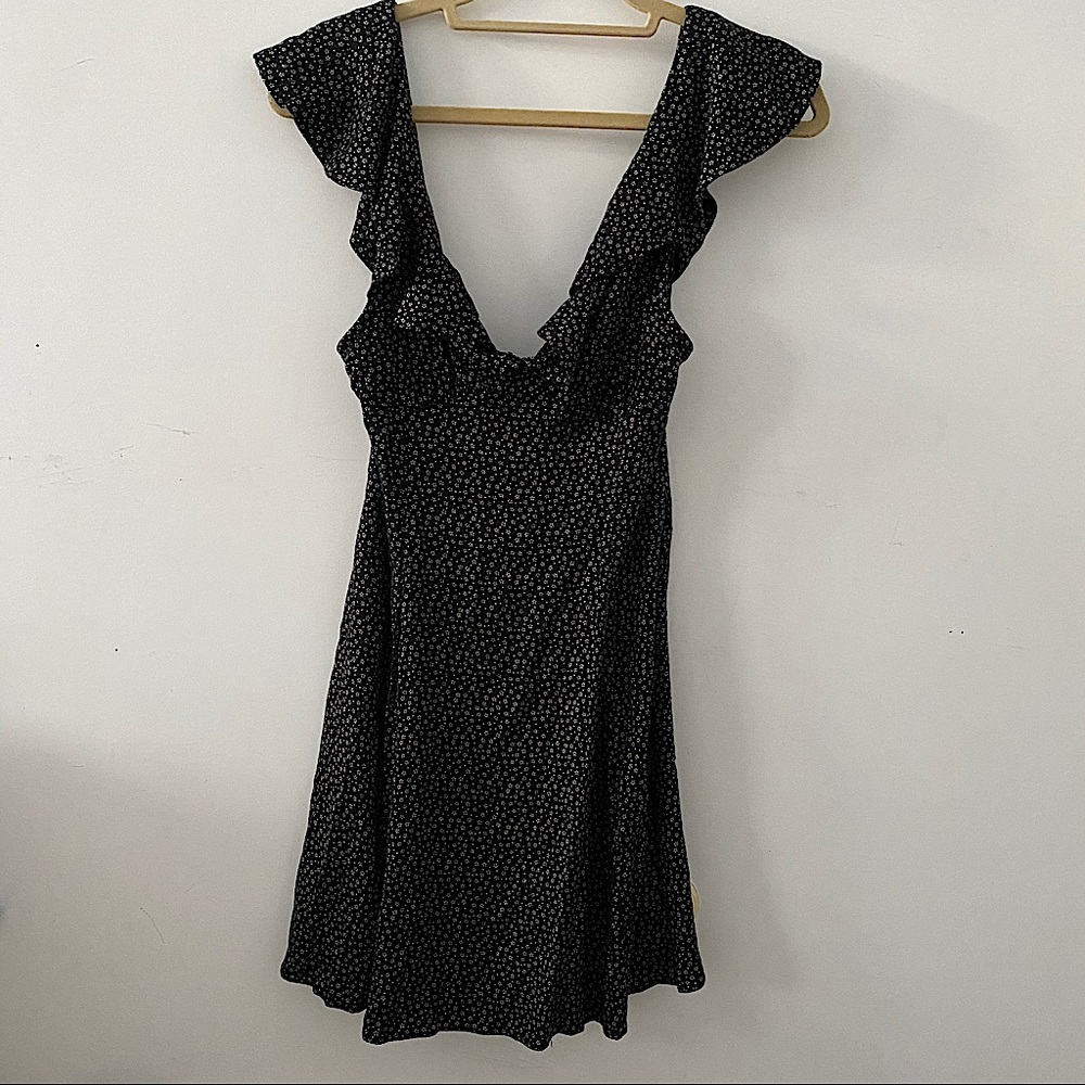 NWT Kimchi Blue daisy ruffle dress